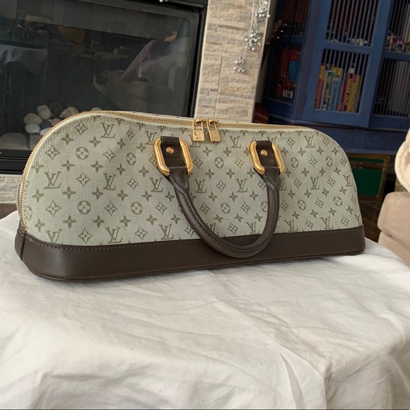 LOUIS VUITTON Monogram Canvas Horizontal Alma Bag - Picture 3 of 16